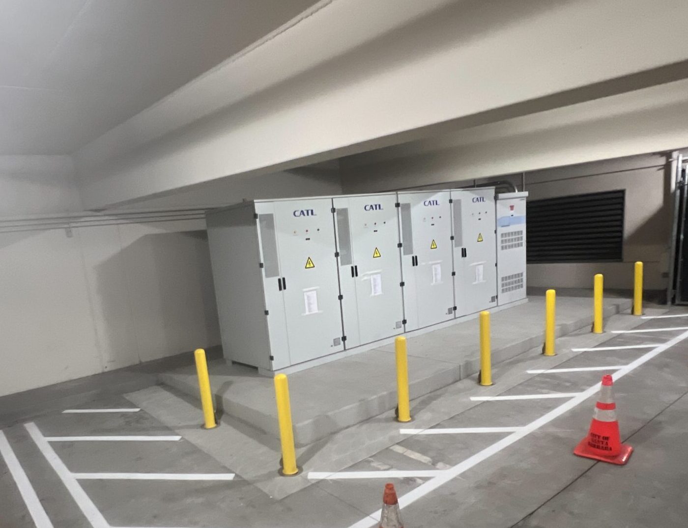 Energy storage installation in a garage